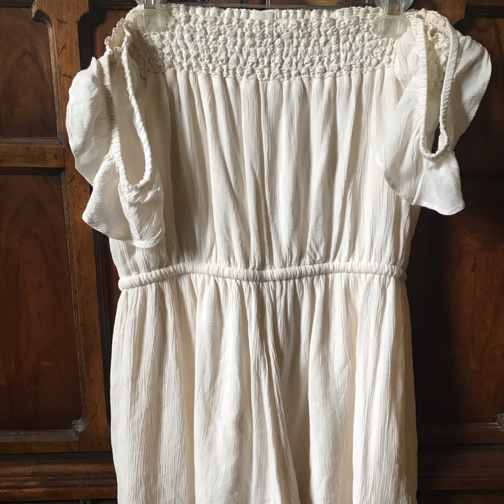 Cream Romper💟 - Picture 7 of 8